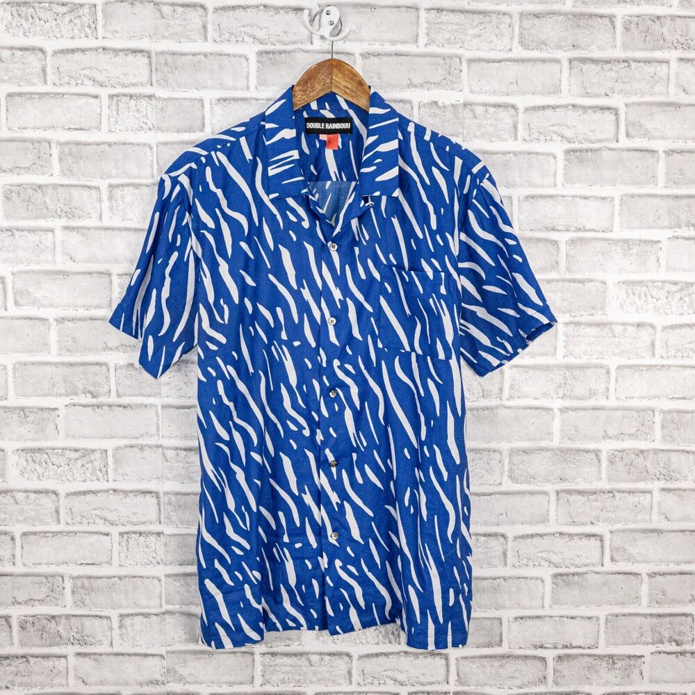 Double Rainbouu Short Sleeve Button up camp shirt blue print size Medium